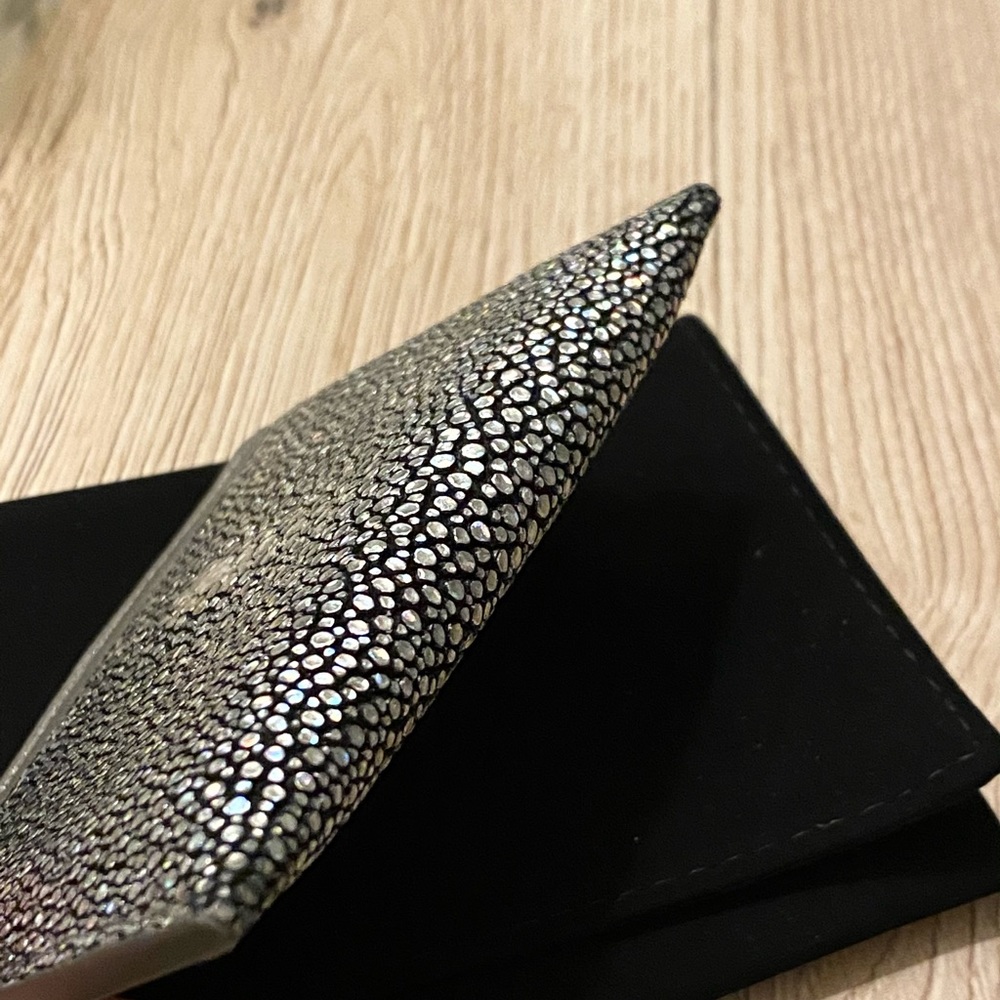 Chanel Stringray Cardholder - Picture 6 of 10